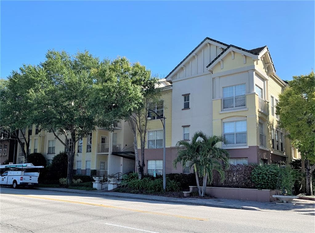 410 S ARMENIA AVENUE UNIT 910 TAMPA, FL 33609
