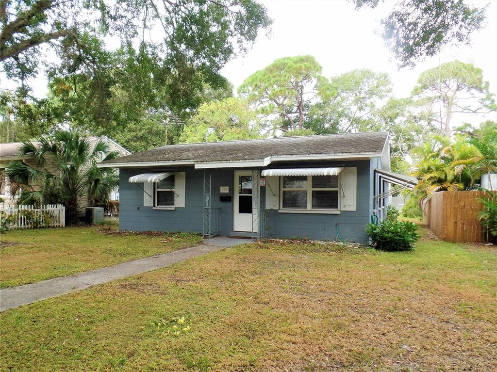 533 43RD AVENUE N ST PETERSBURG, FL 33703