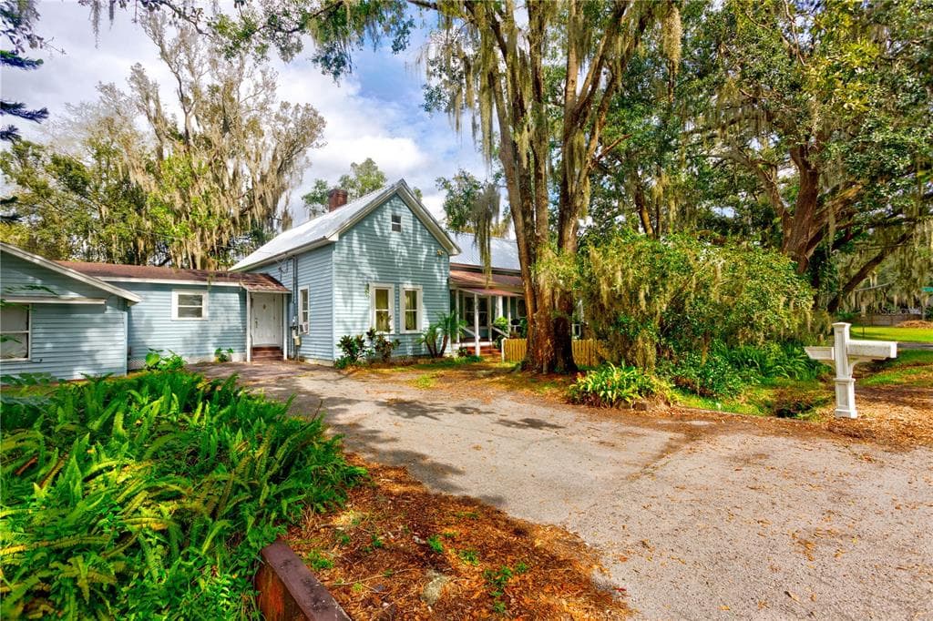 908 E GILCHRIST STREET PLANT CITY, FL 33563