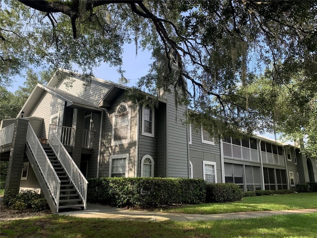 11806 SKYLAKE PLACE UNIT B TEMPLE TERRACE, FL 33617