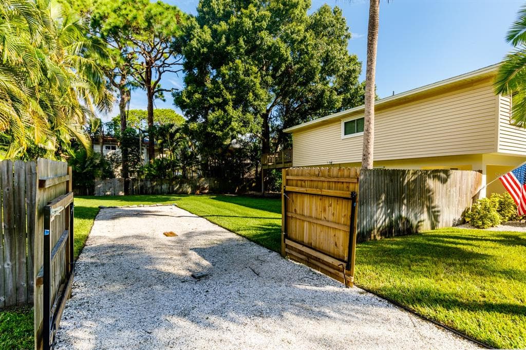 MARYLAND AVENUE NE ST PETERSBURG, FL 33703