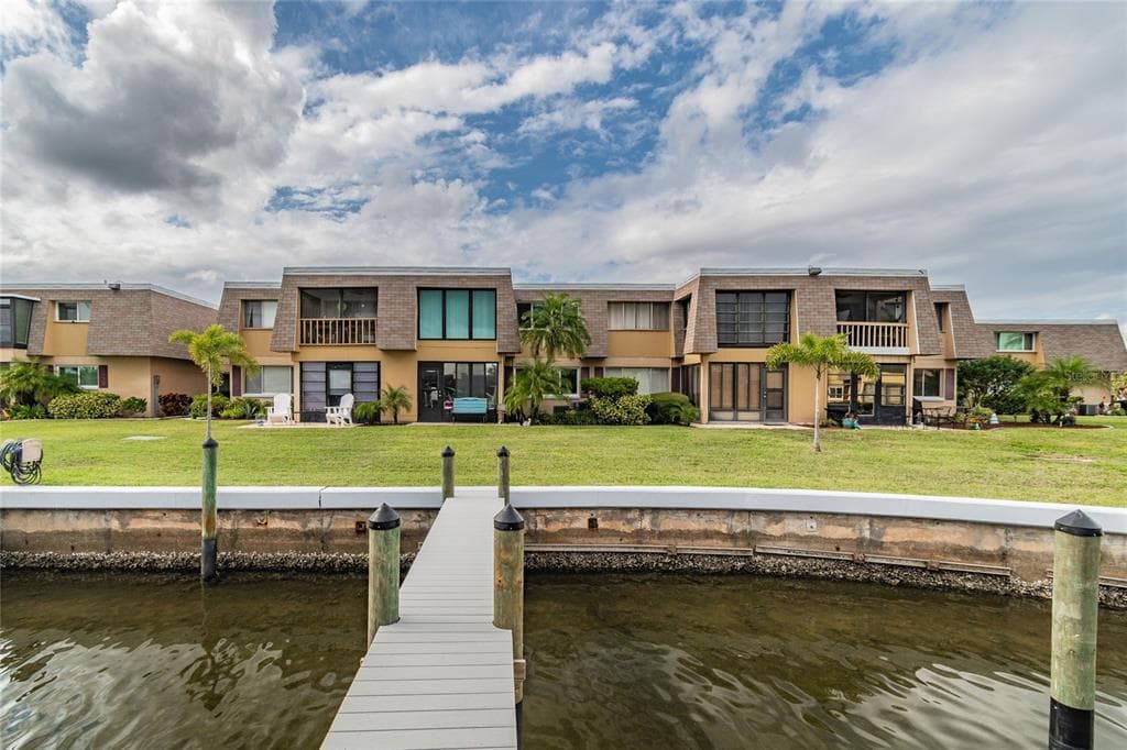 1008 APOLLO BEACH BOULEVARD UNIT 205 APOLLO BEACH, FL 33572