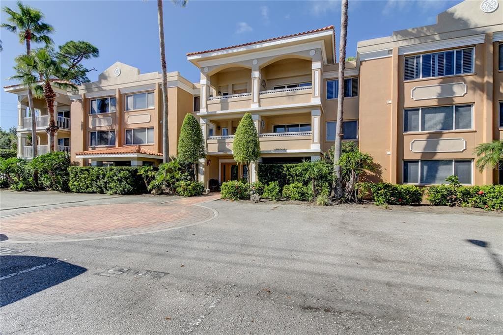 950 BROADWAY UNIT 304