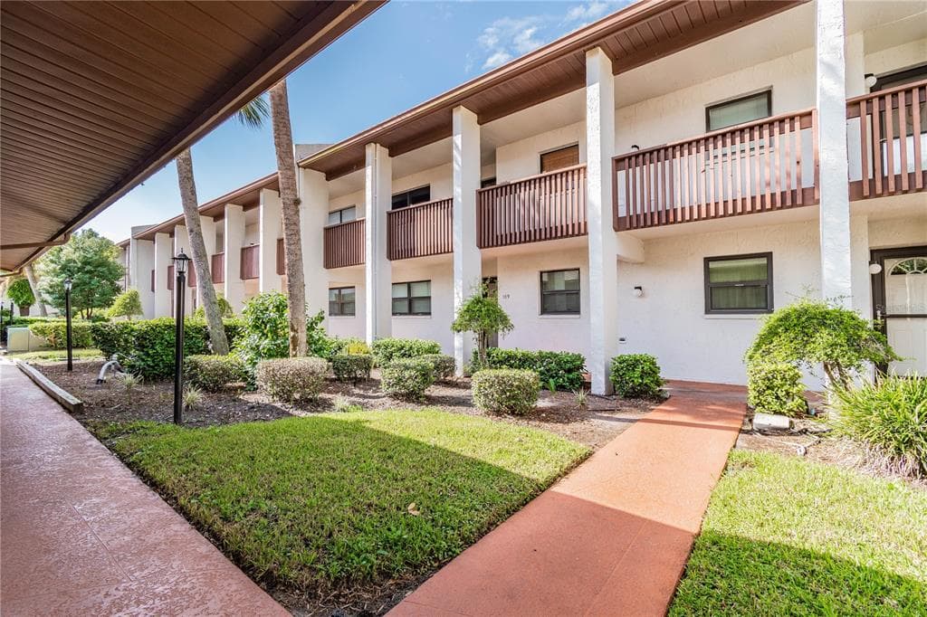 7614 RADCLIFFE CIRCLE UNIT 209 PORT RICHEY, FL 34668