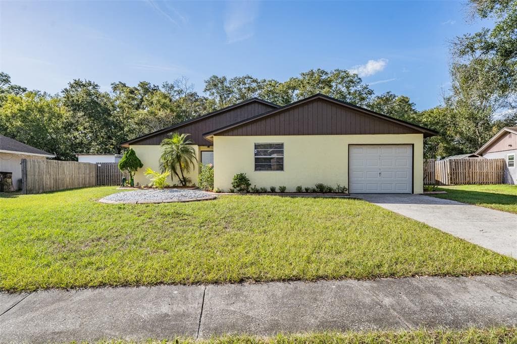 10914 AIRVIEW DRIVE TAMPA, FL 33625