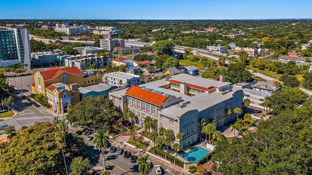 701 MIRROR LAKE DRIVE N UNIT 201 ST PETERSBURG, FL 33701