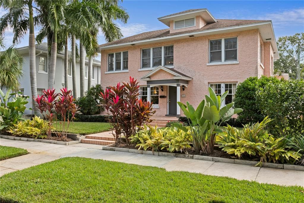 446 19TH AVENUE NE ST PETERSBURG, FL 33704