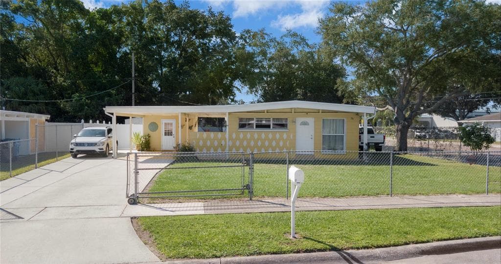 2036 CLARICE CIRCLE TAMPA, FL 33619