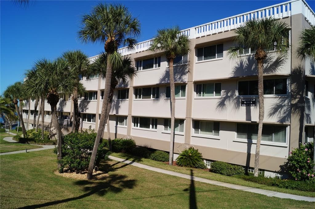 100 BLUFF VIEW DRIVE UNIT 109B BELLEAIR BLUFFS, FL 33770
