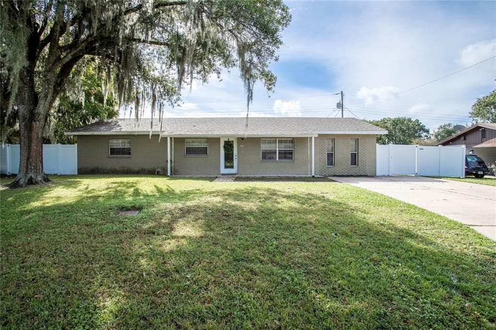 616 W REMINGTON ROAD LAKELAND, FL 33813