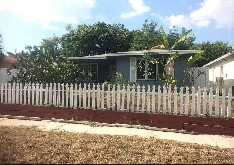 1024 APACHE TRAIL CLEARWATER, FL 33755