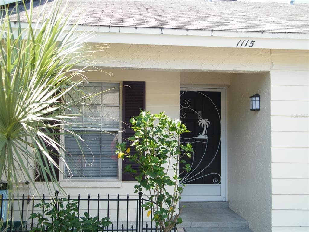 1115 THAYER STREET SAFETY HARBOR, FL 34695