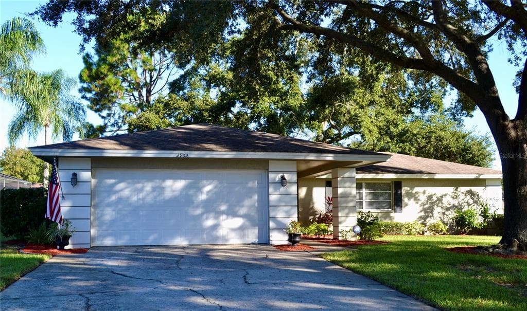 2962 KENILWICK DRIVE N
