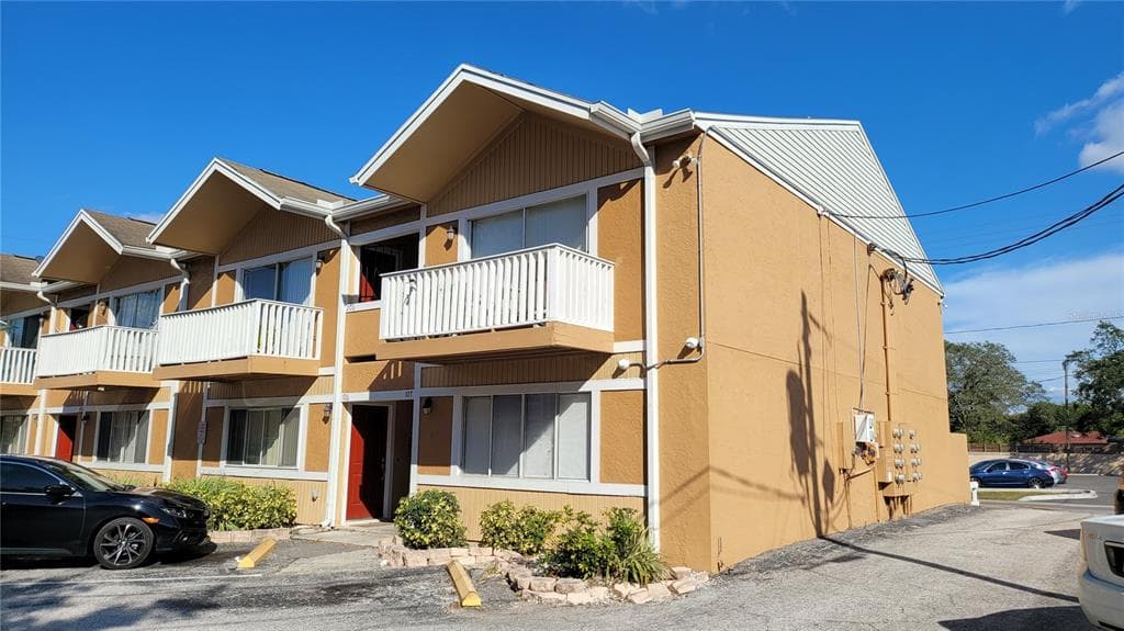 5201 S MACDILL AVENUE UNIT 207 TAMPA, FL 33611
