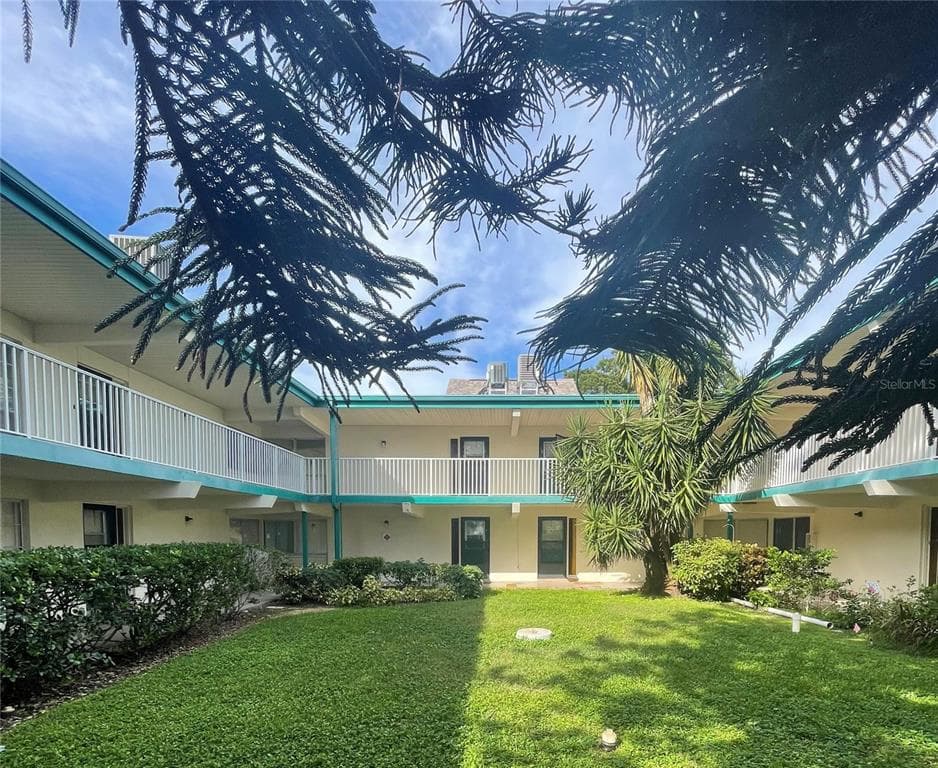 6100 12TH STREET S UNIT 120 ST PETERSBURG, FL 33705