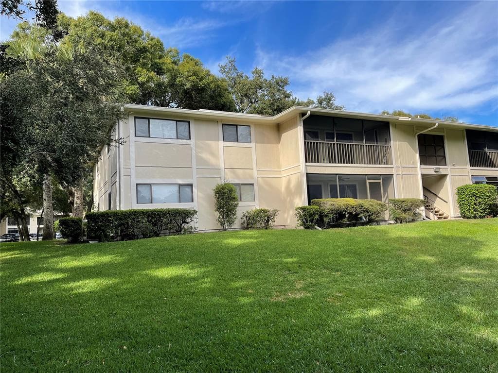 6015 LAKETREE LANE UNIT H TEMPLE TERRACE, FL 33617