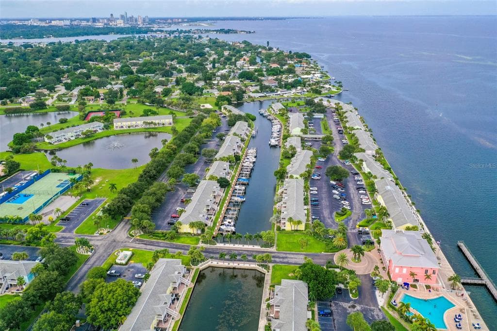 4911 COQUINA KEY DRIVE SE UNIT B ST PETERSBURG, FL 33705