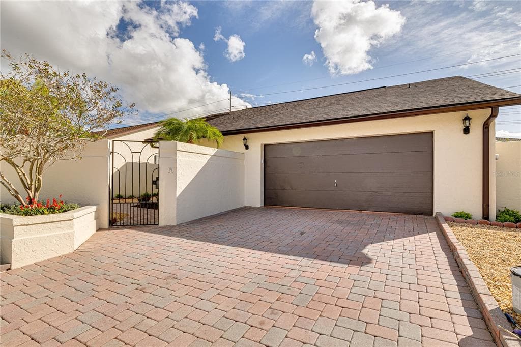 13548 AVISTA DRIVE TAMPA, FL 33624