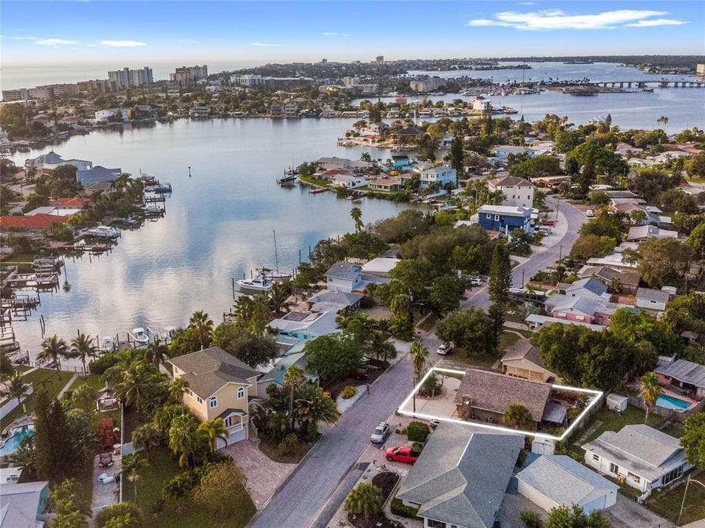 14019 W PARSLEY DRIVE MADEIRA BEACH, FL 33708