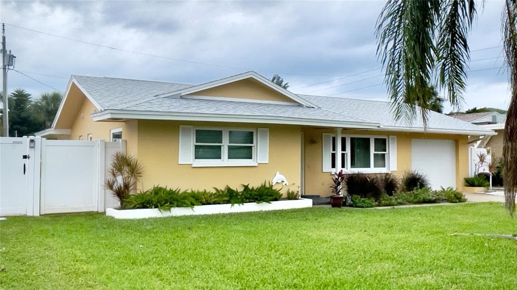 102 9TH STREET BELLEAIR BEACH, FL 33786