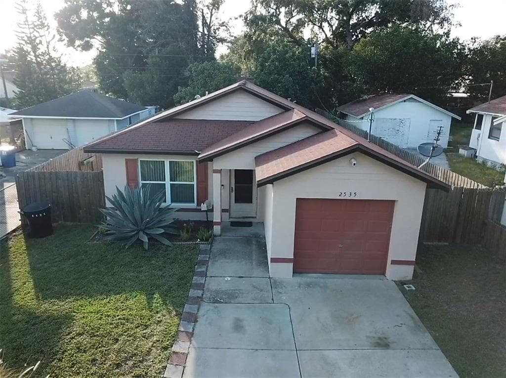2535 QUEEN STREET S ST PETERSBURG, FL 33712