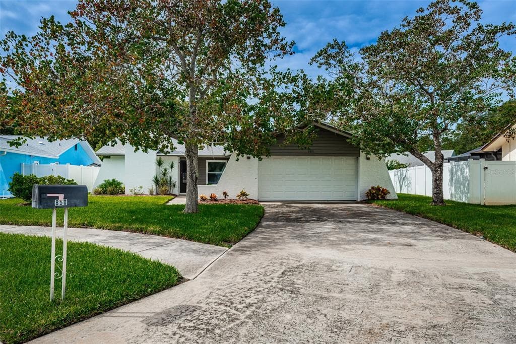 850 KIRKLAND CIRCLE DUNEDIN, FL 34698