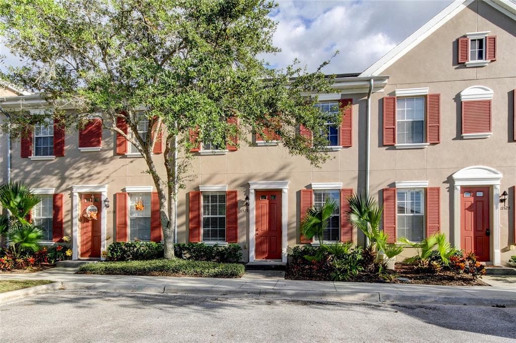 11528 FOUNTAINHEAD DRIVE TAMPA, FL 33626