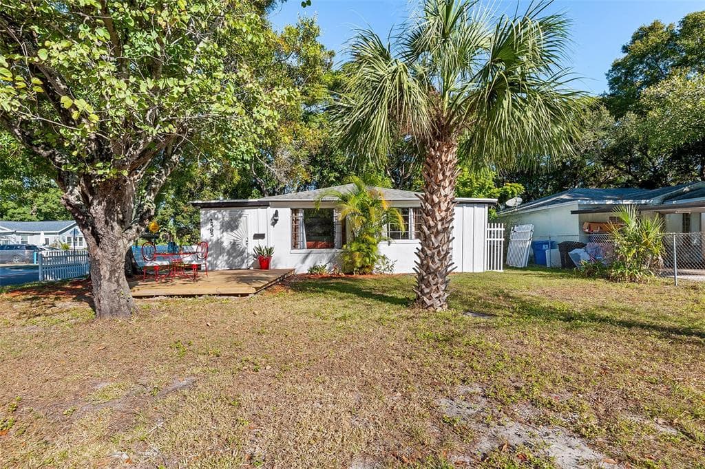 2595 17TH AVENUE S ST PETERSBURG, FL 33712