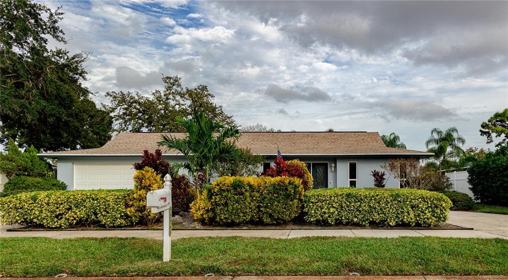 8769 KENWOOD ROAD SEMINOLE, FL 33777