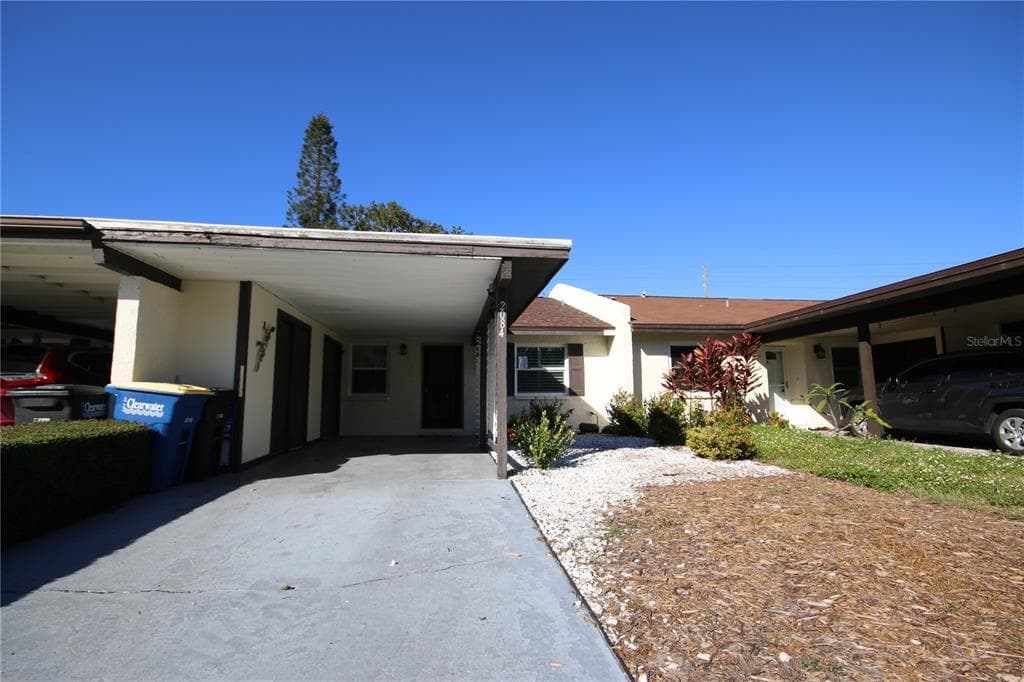 2084 SUNSET GROVE LANE CLEARWATER, FL 33765
