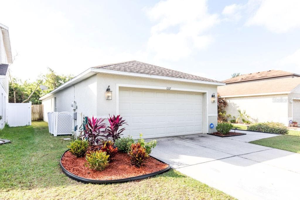6317 CHERRY BLOSSOM TRAIL GIBSONTON, FL 33534