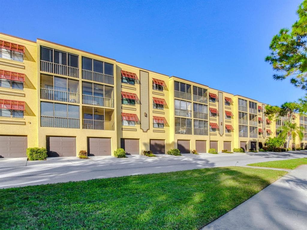 5817 PARK STREET N UNIT 412 ST PETERSBURG, FL 33709