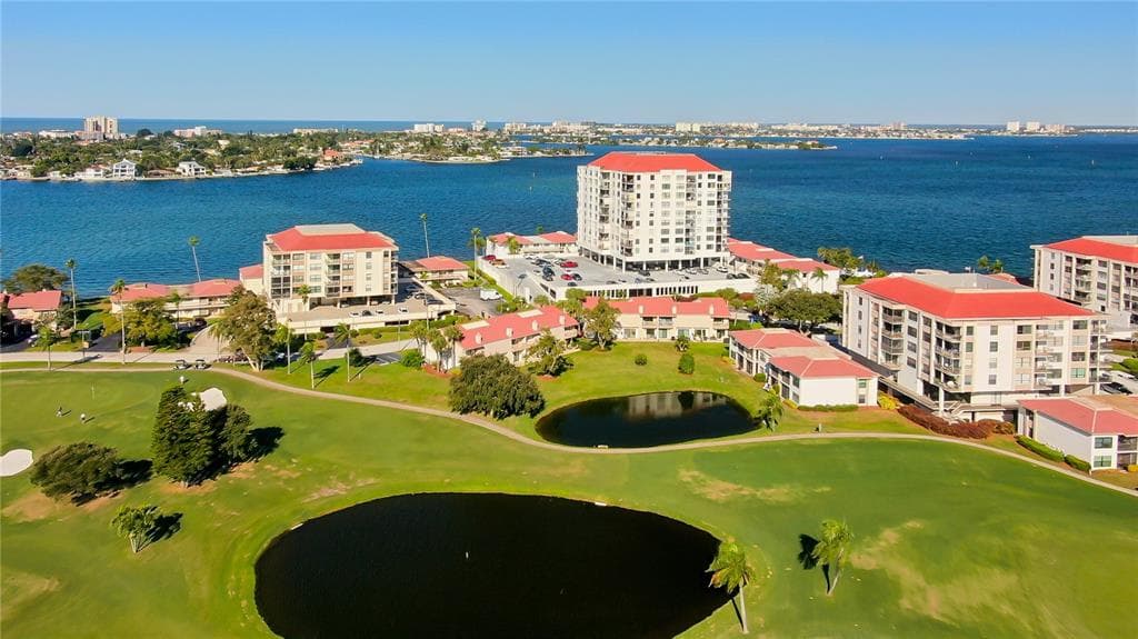 6265 SUN BOULEVARD UNIT 302 ST PETERSBURG, FL 33715