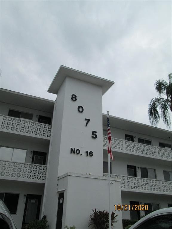 8075 112TH STREET UNIT 303 SEMINOLE, FL 33772