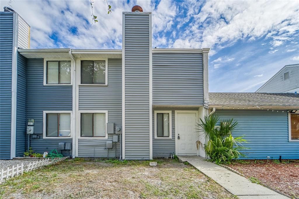 4727 STONEPOINTE PLACE TAMPA, FL 33634