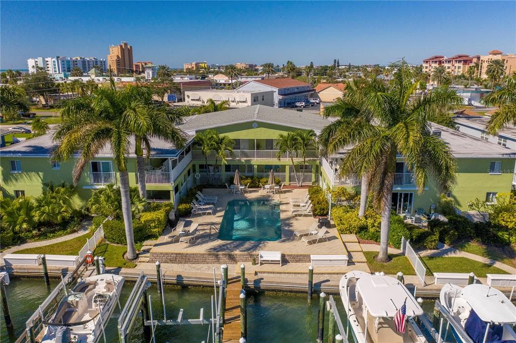 225 104TH AVENUE UNIT 102 TREASURE ISLAND, FL 33706