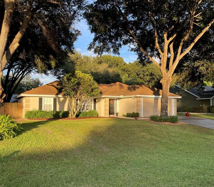 2643 LAKE LANDING BOULEVARD EUSTIS, FL 32726