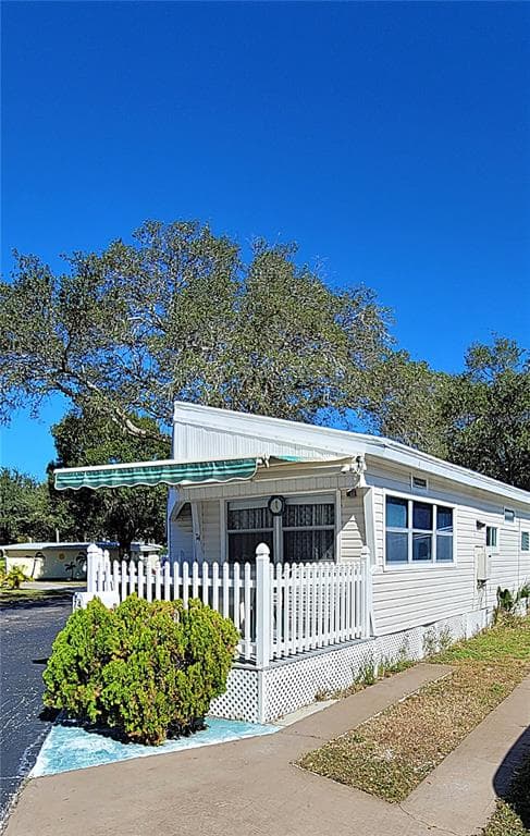 7801 34TH AVENUE N UNIT 74 ST PETERSBURG, FL 33710