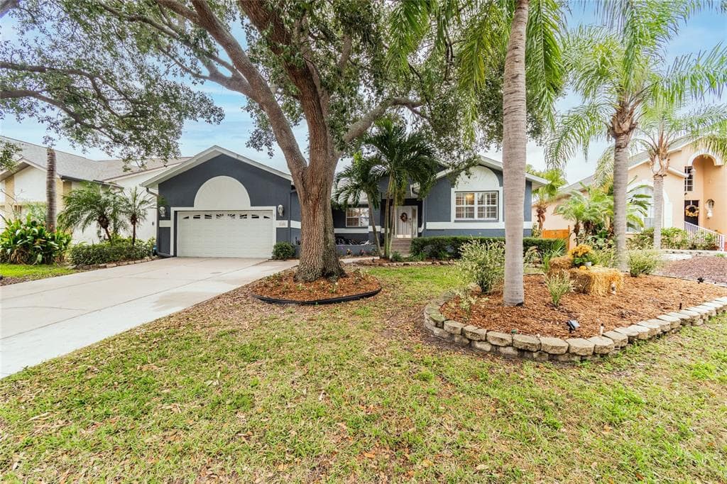 1105 KINGFISH PLACE