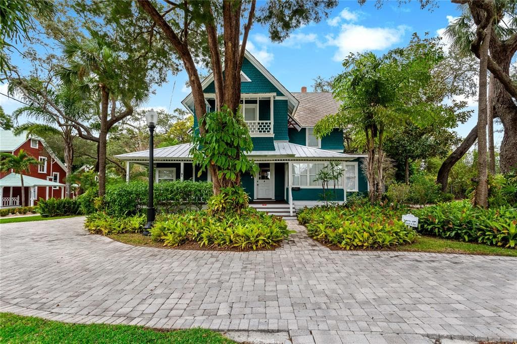 26 W ORANGE STREET TARPON SPRINGS, FL 34689