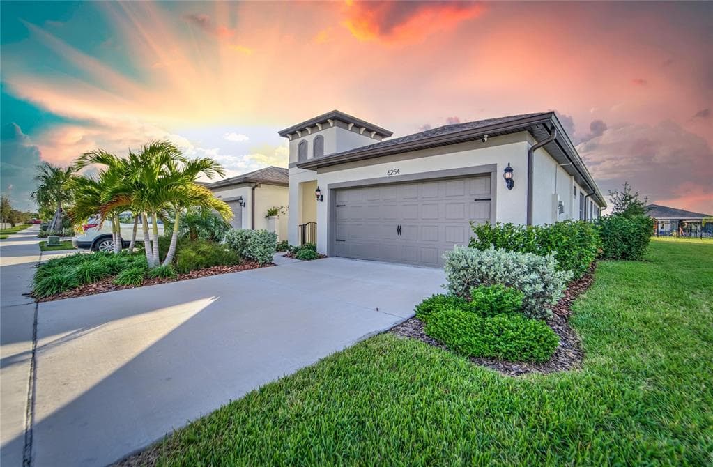 6254 MOORING LINE CIRCLE APOLLO BEACH, FL 33572