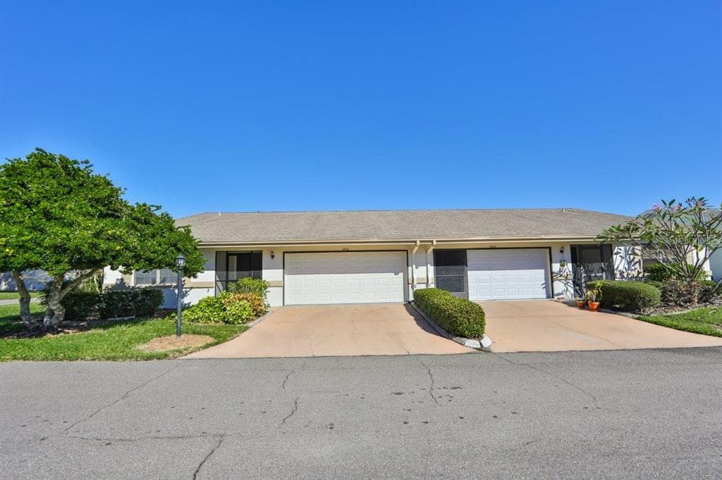 2002 HEREFORD DRIVE SUN CITY CENTER, FL 33573