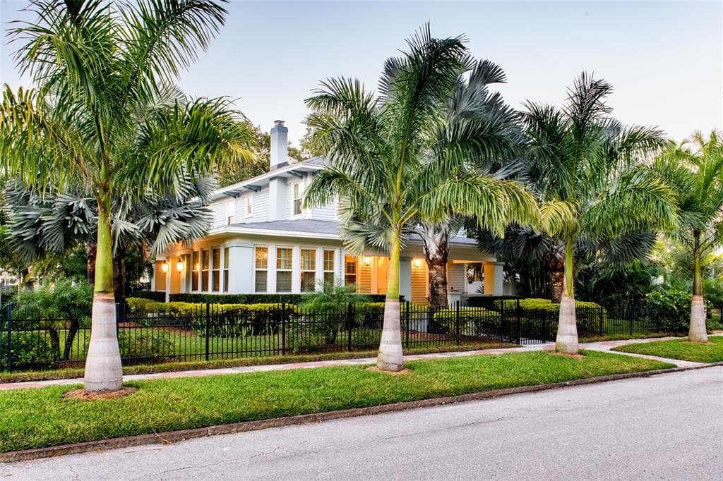 1505 BEACH DRIVE NE ST PETERSBURG, FL 33704