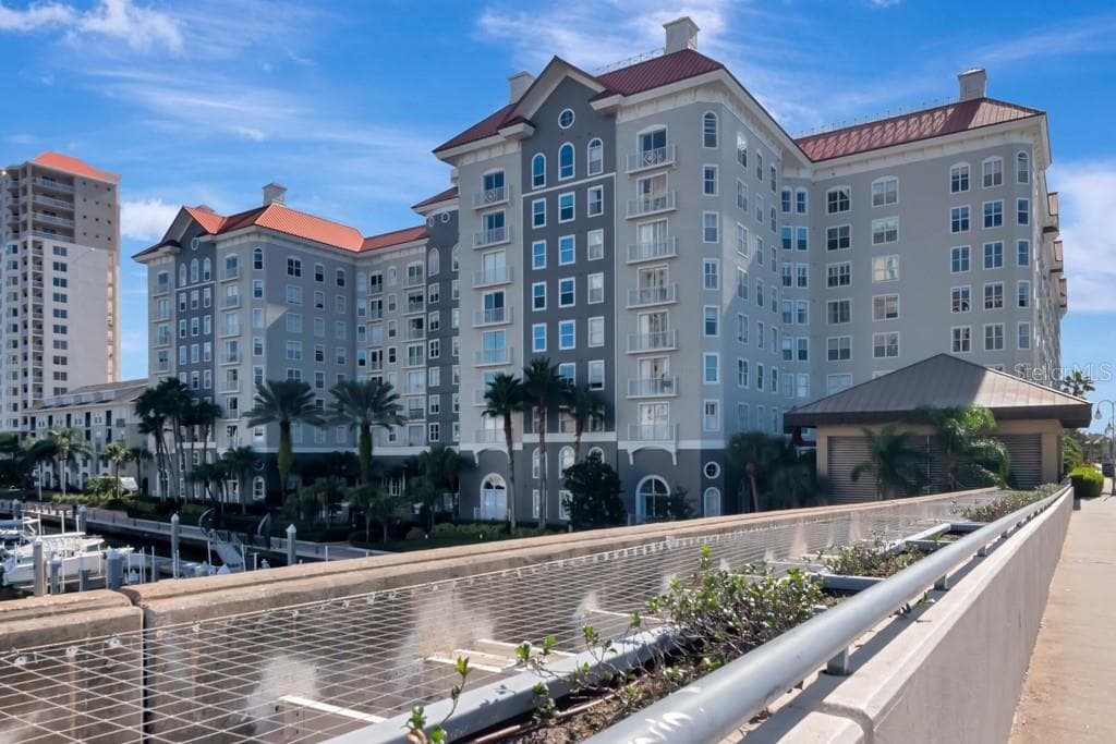 700 S HARBOUR ISLAND BOULEVARD UNIT 819