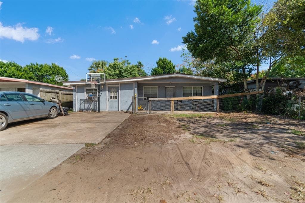 1611 DERBYSHIRE ROAD DAYTONA BEACH, FL 32117