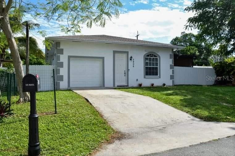 3906 BEVERLY DRIVE LAKE WORTH, FL 33461