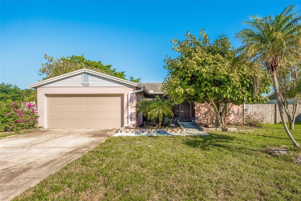 7887 TIBURON DRIVE LARGO, FL 33773