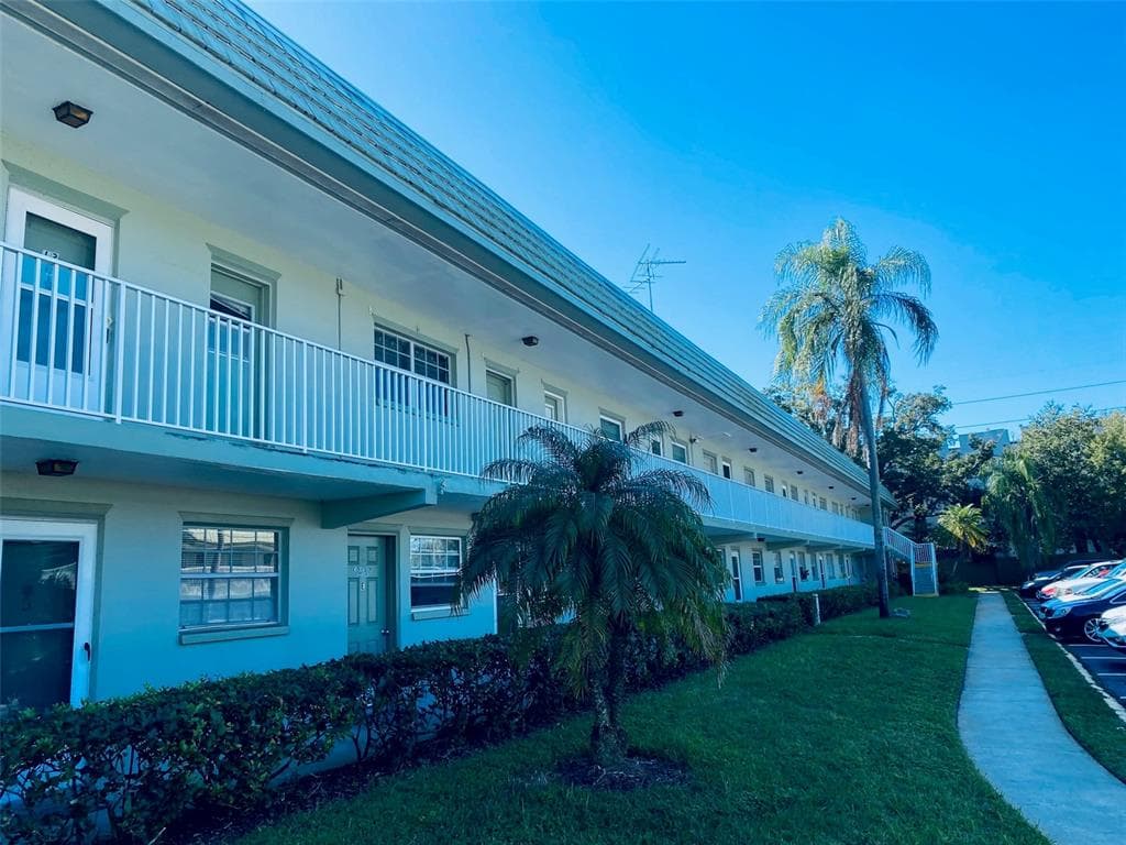 1433 S BELCHER ROAD UNIT E14 CLEARWATER, FL 33764