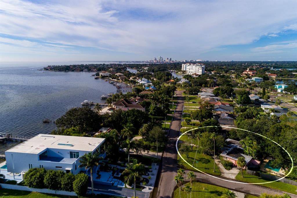 3538 BAYSHORE BOULEVARD NE ST PETERSBURG, FL 33703