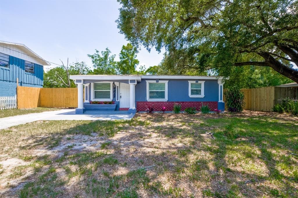 4217 N SANDALWOOD CIRCLE TAMPA, FL 33617